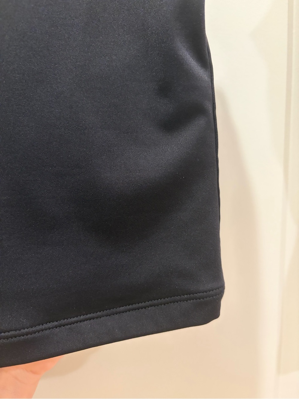 Abercrombie & Fitch Sleek Seamless Scoopneck Cami in black - Picture 3 of 3